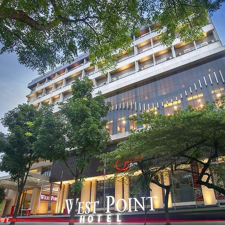 West Point Hotel Μπαντούνγκ Εξωτερικό φωτογραφία
